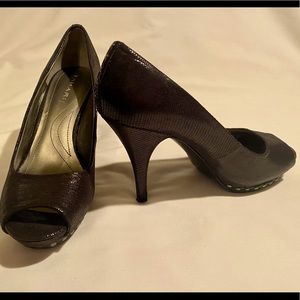 Tahari TA Nathan Black Lizard Open Peep Toe Heel